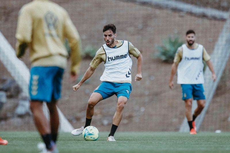 Fabio elogia al Tenerife porque "son los mejores" aplicando su estilo