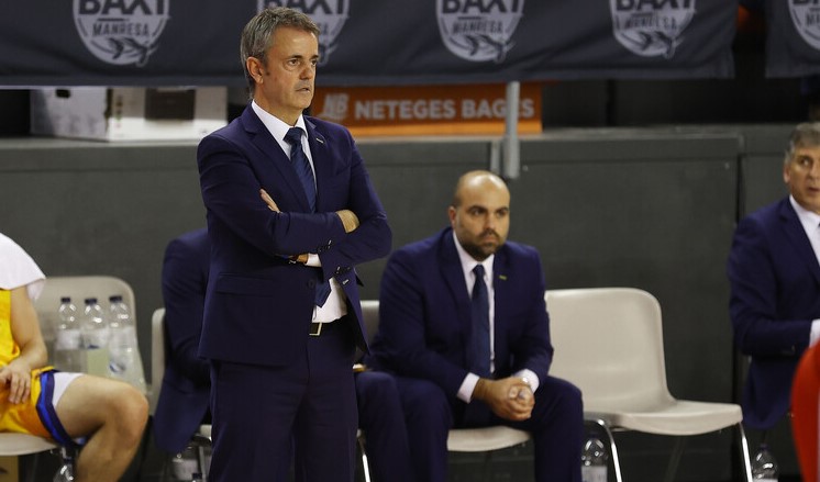 Fisac y Stevic acatan el triunfo del Valencia