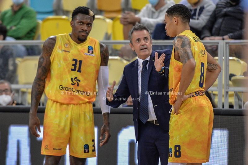 Fisac se enfada con sus jugadores: "Hay que ponerse las pilas"