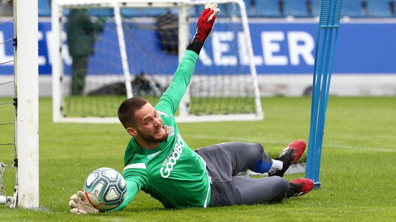 Alex Remiro, de la Real, el primero en volver tras la cuarentena