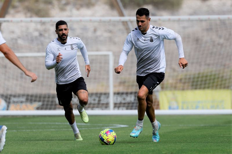Pimienta aclara la situación de Sandro, Moleiro, Vitolo y Sidnei