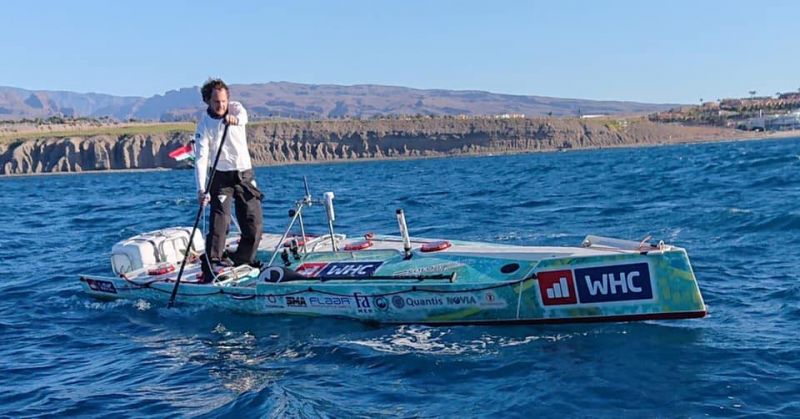 Salvamento Marítimo acude al rescate de un remero solitario