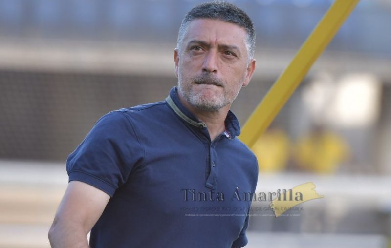 "Jugará Alex Domínguez; el resto, veremos"