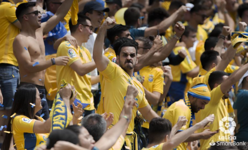 0-2: Sueñan, sufren y acaban con una maldición