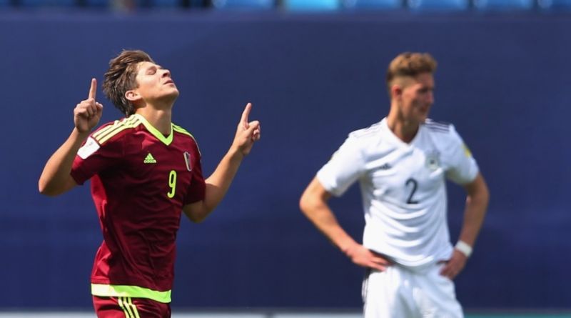 2-0: Ronaldo Peña debuta en el Mundial con un gol extraordinario