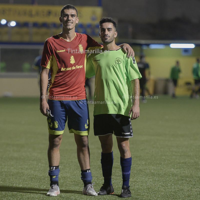 Maceo y Joaquín, con distintos colores