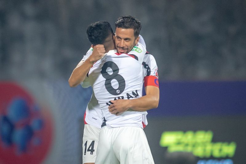 Hernán inventa un gran gol de falta en India