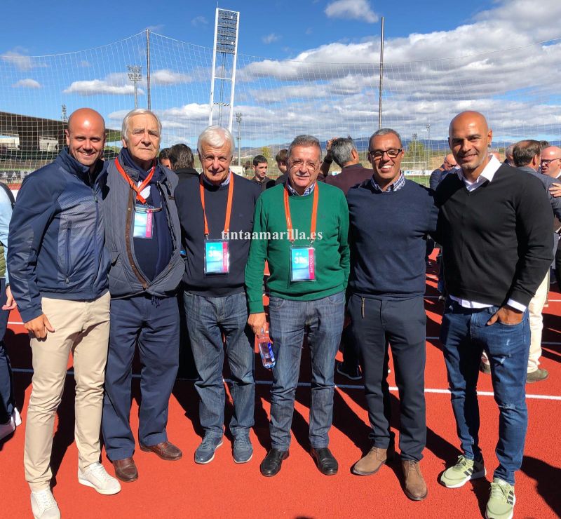 Técnicos canarios para renovar la licencia FIFA PRO