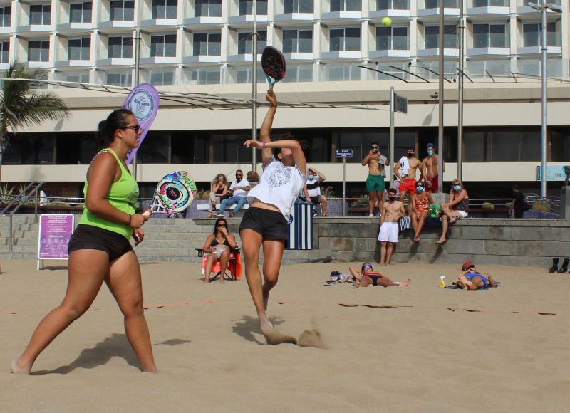 Ramos-Rodríguez y Farias-Fernández se coronan en Las Canteras