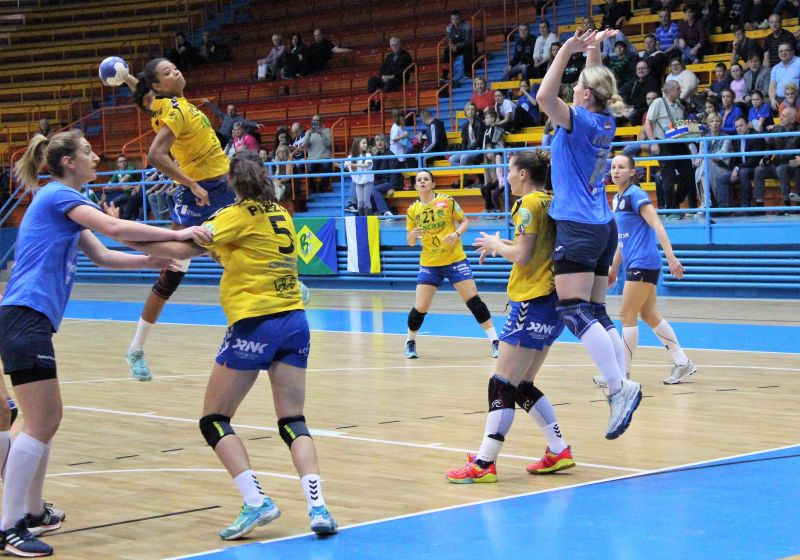 El Rocasa invita a llenar su pabellón en la semifinal de la Copa EHF