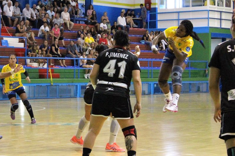 31-33: El Rocasa gana en la prórroga y entra en la fase final