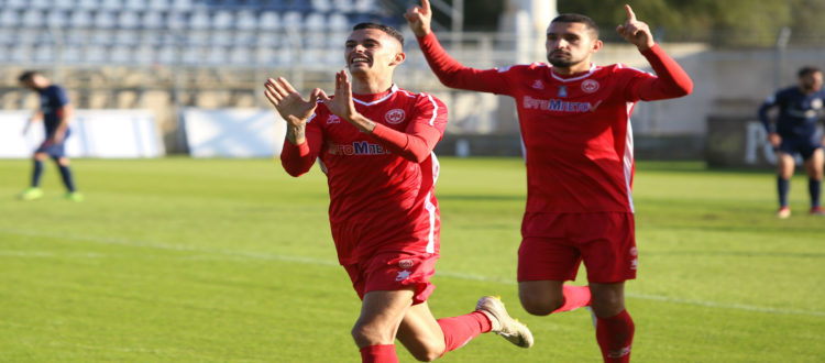 Vídeo: Gol de cabeza obra de Nili