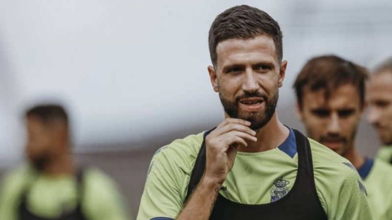Cinco equipos italianos esperan por Iemmello