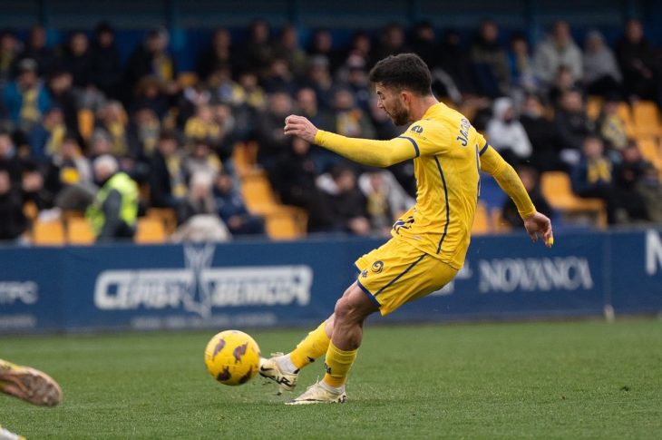 La puntería de los ex en la puerta del Tenerife