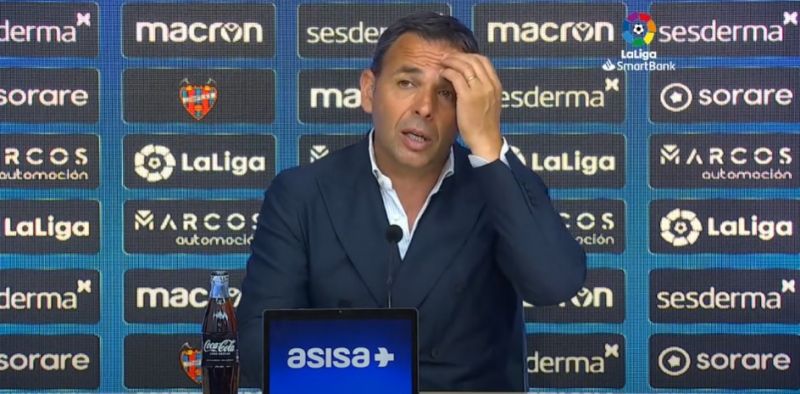 Calleja pide a los jugadores del Levante "más valentía" en ataque