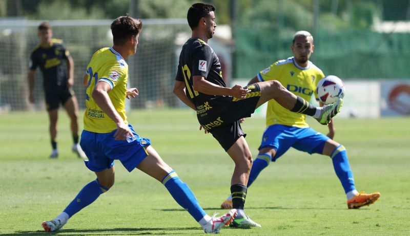 0-1: Sandro regala al Cádiz una obra de arte