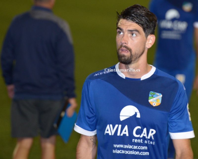 2-1: El Sanfer gana al Villa y exprime sus opciones 