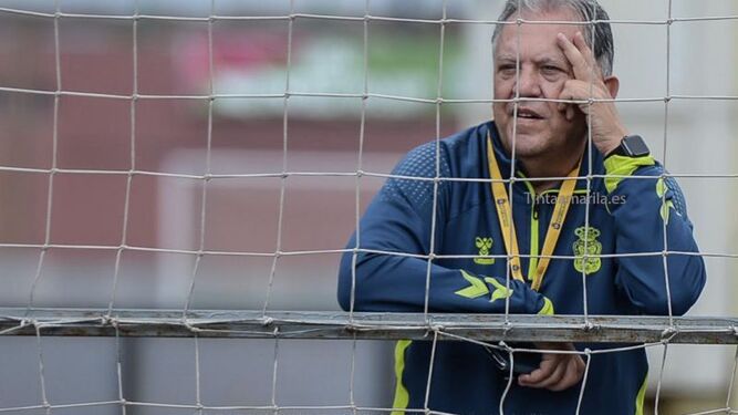 Los tres técnicos de filiales siguen en sus puestos de combate