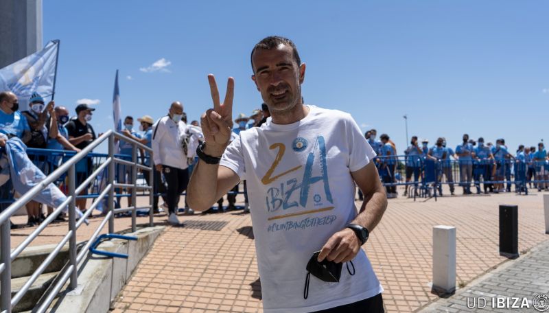 Así está la parrilla técnica de la Segunda División