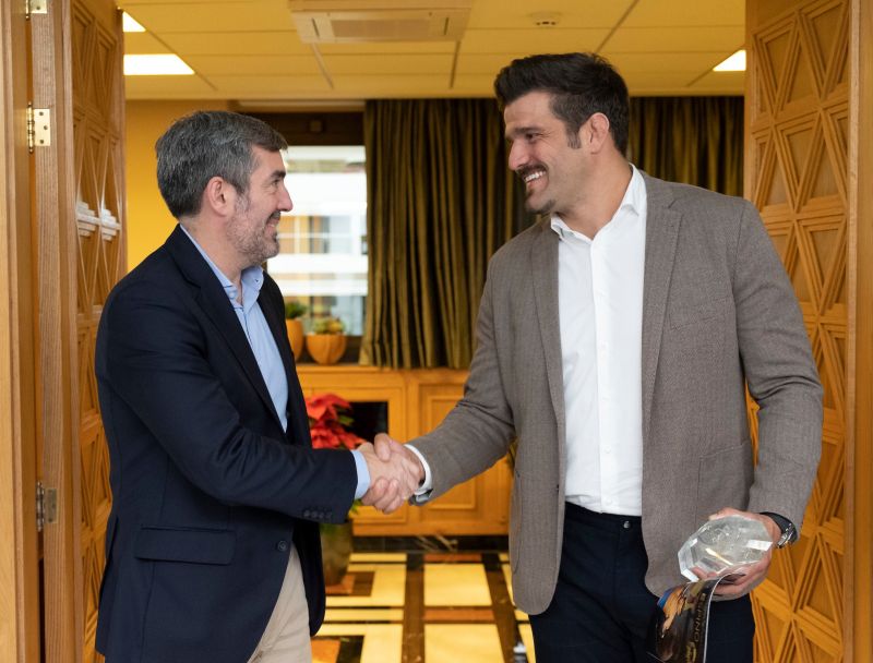 Clavijo recibe a Juan Espino