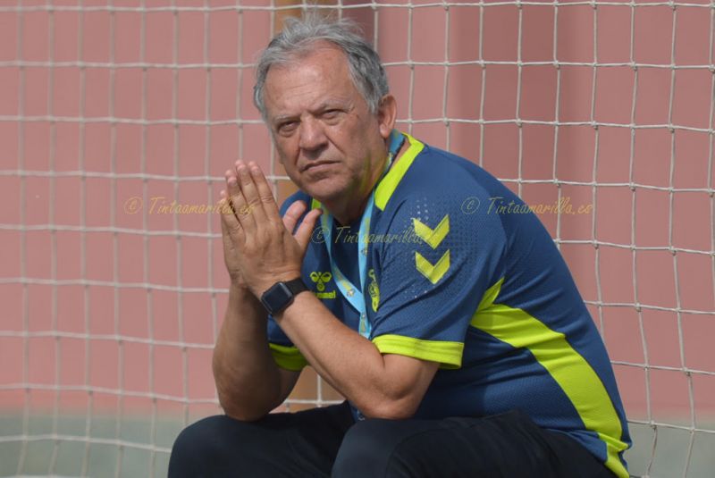 Juan Manuel insiste a sus jugadores el entender "el otro fútbol"