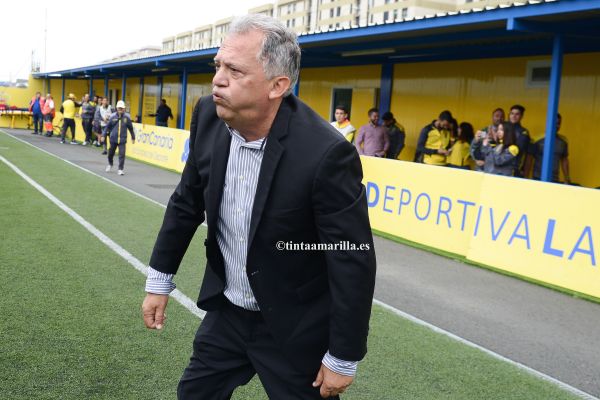 "Me encantaría que Juan Manuel siguiera en el filial"