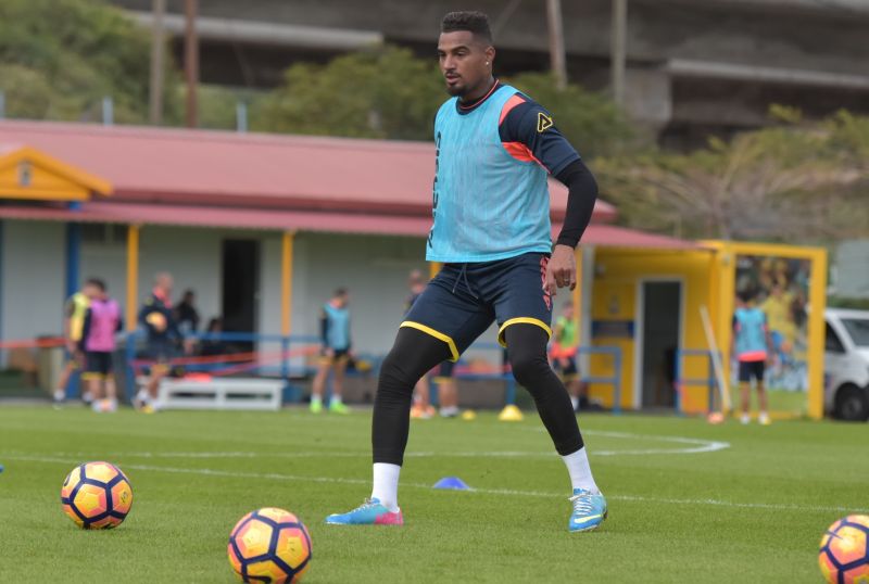 Helguera, optimista ante la posible renovación de Boateng