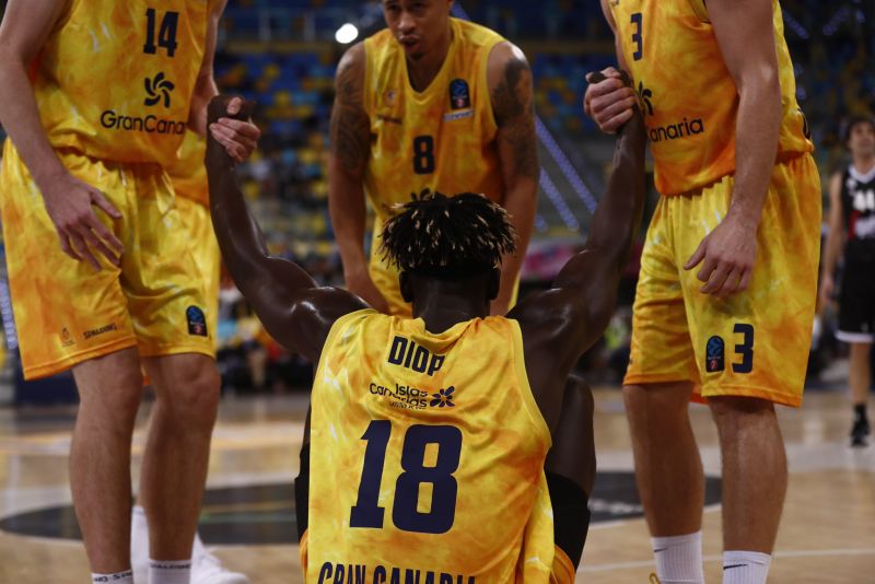 El Granca pide 'permiso' al virus para programar enero