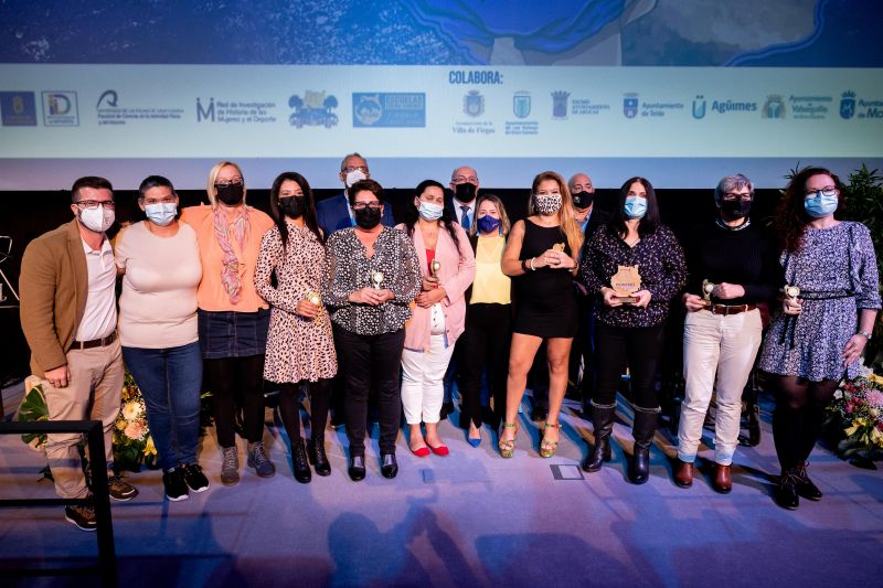 Homenaje a las pioneras en la lucha canaria