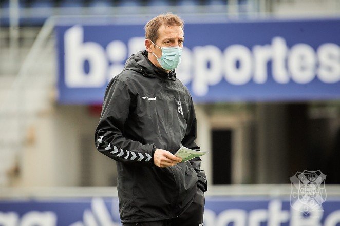 La plantilla del Tenerife quiere que siga Ramis