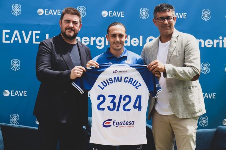 El Tenerife plantea 8 bajas y hasta 9 fichajes 