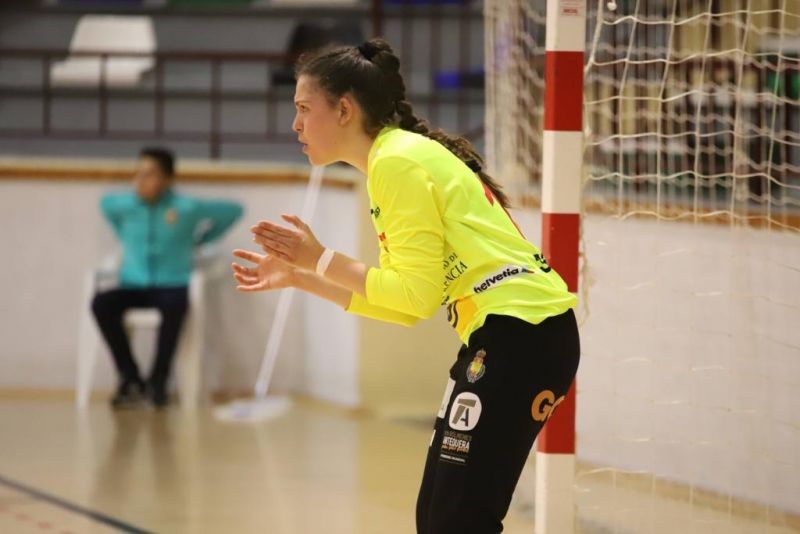 Remudas contrata a la portera de 18 años Sabina Márquez