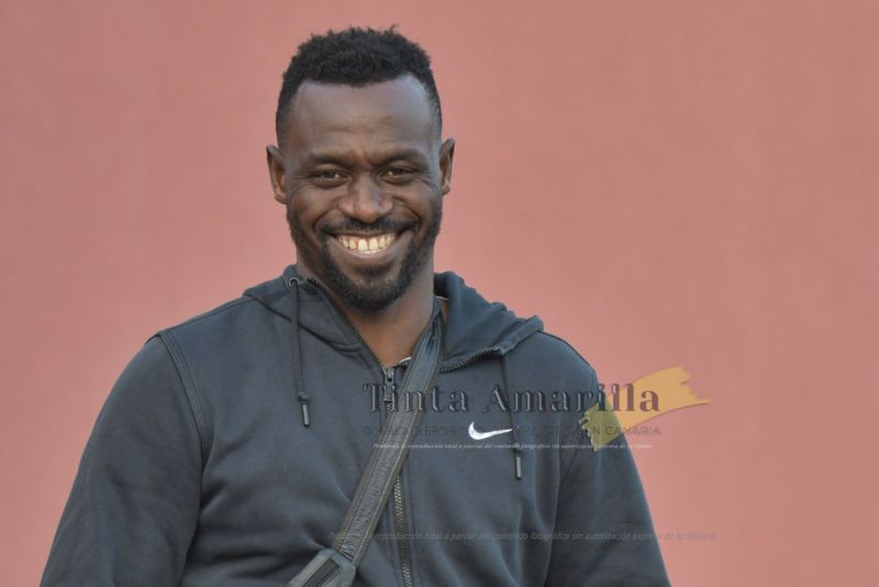 Chrisantus se da una vuelta por el Anexo