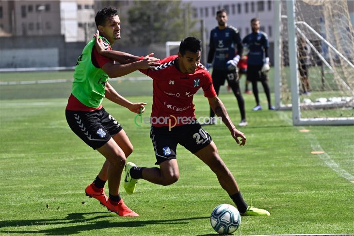 Muñoz avala a la plantilla del Tenerife