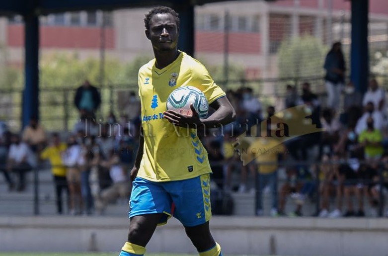 El amarillo Moller debutará en Segunda RFEF con el San Fernando