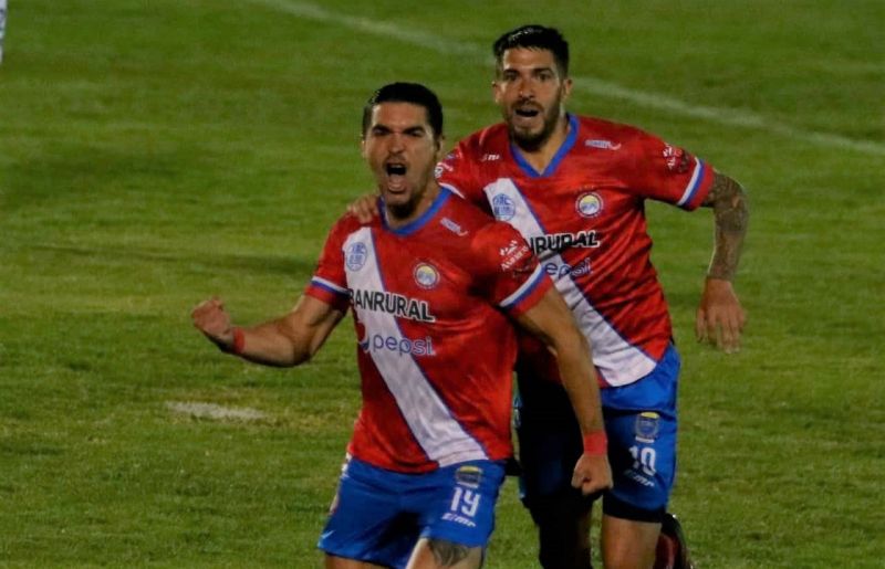 Dos ex amarillos inician Liga en Centroamérica