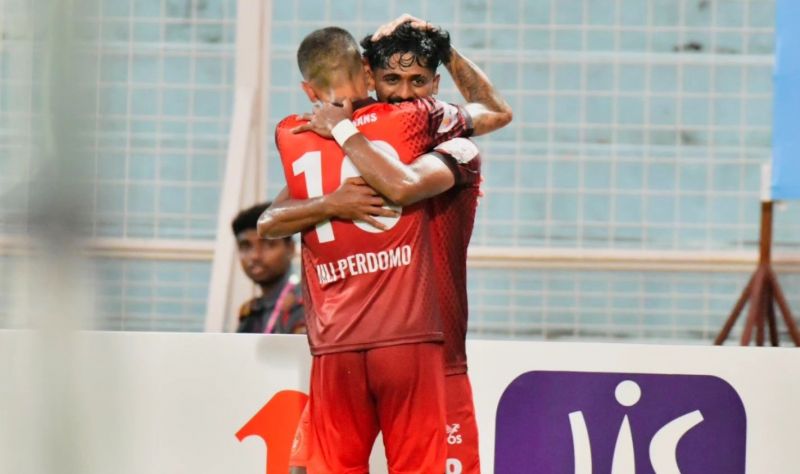 Feliz debut oficial en India de Mingo Oramas y Nili Perdomo