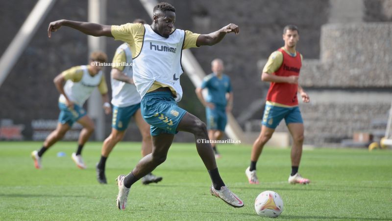 Mfulu no se siente un 'influencer' en la UD