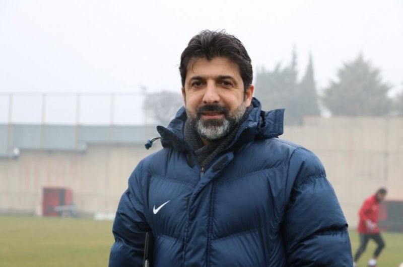 Oktay, el hombre que siempre tiene las maletas preparadas