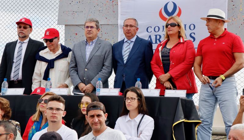 650 alumnos, en el acto inaugural de las Olimpiadas del C. Arenas Sur