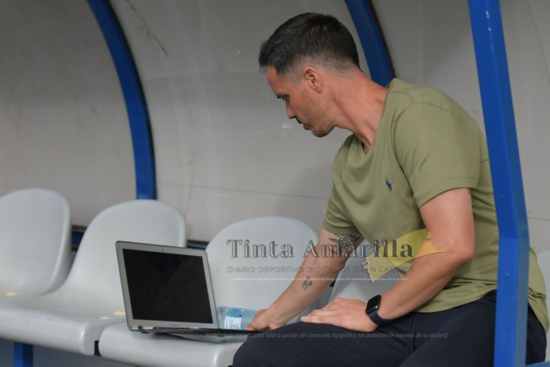 Oujo elogia a su plantilla y a los nuevos refuerzos del Vitamina C