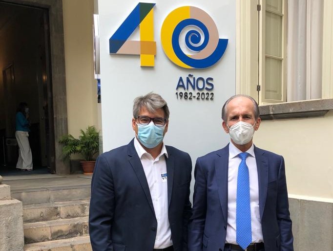 La lucha canaria se moviliza ante el Gobierno de Canarias