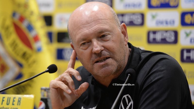 "La prioridad del club es estar en Primera"