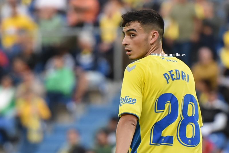 Pedri compite con Ansu Fati por un puesto en Fútbol Draft