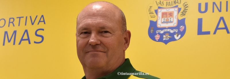 "Sería extraño que no siguiera como entrenador de Las Palmas"