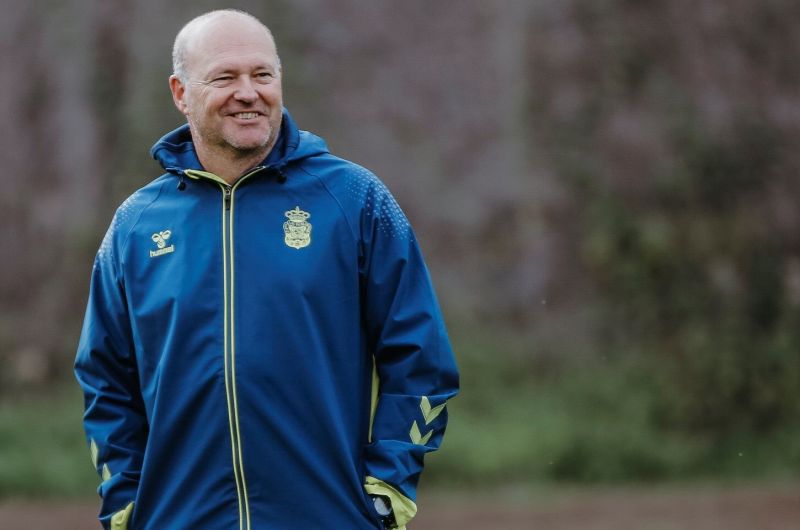 Mel a Claudio: "Igual de fácil es subir que bajar al filial"