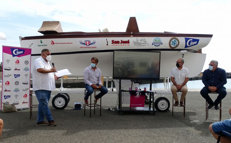 15 botes participan en el Centenario Poeta Tomás Morales