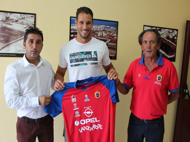Rosmen no aguanta el retiro y regresa a la UD Lanzarote