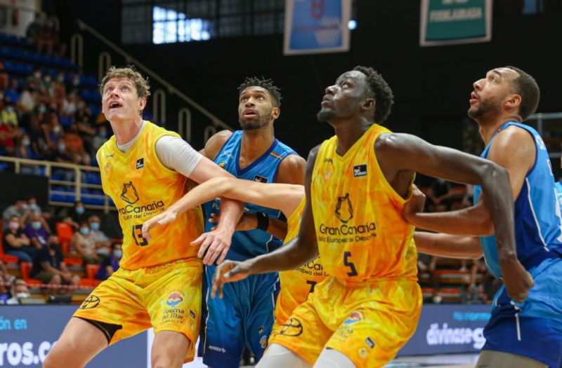 87-90: Una victoria y dos caras del Granca