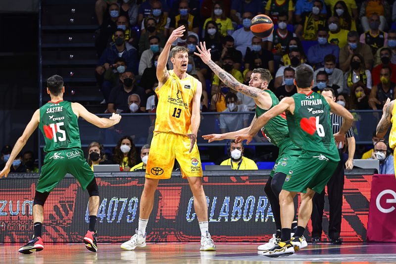 98-89: El Granca cede al final en un derbi de alto nivel